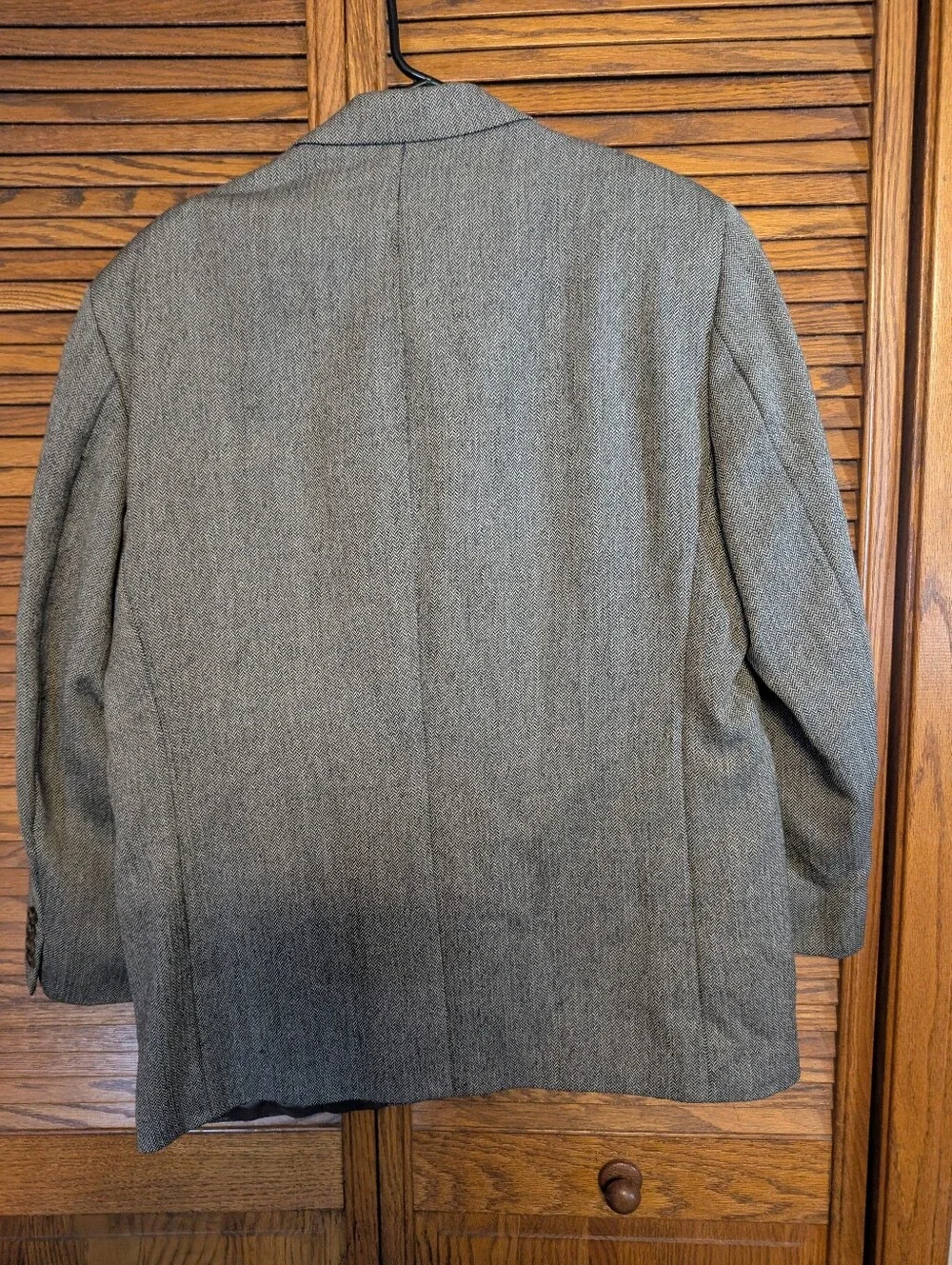 Lauren Ralph Lauren gray herringbone tweed men's sport coat Notch Lapel 46?